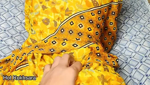 Üvey babasının arkadaşı büyük yarağıyla annesini sikiyor, anne çığlık attı