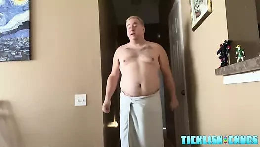 Ticklishchubs: bağlı matt onu acımasızca gıdıklarken kıkırdayarak