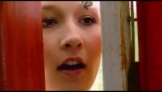 Nancy'nin yalamak için bir kediye ihtiyacı var