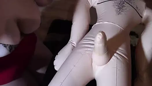 Rubber Doll ile seks