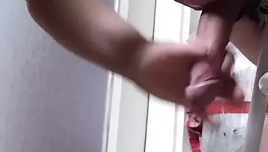 Mutfakta büyük bir yarağı sağdım.