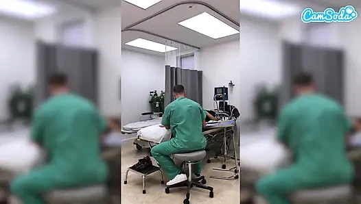 Zinde Orta Yaşlı Seksi Hemşire Hastanede Mastürbasyon Için Kovuluyor