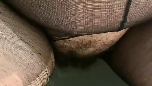 İşemeye gittim ama yarak emdikten sonra işemiyorum