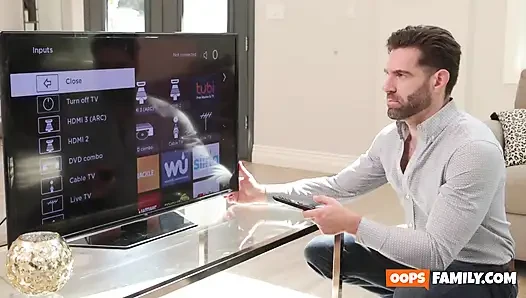 Demi Hawks'ın üvey babasının hayatı en büyük ve en çılgın xxx pornosunun üstüne çıktığında edepsizleşti.
