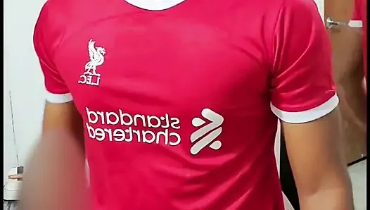 Çok azdım, sikim patlayacakmış gibi hissettim.