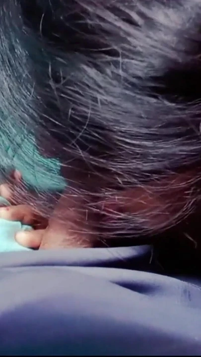 Сногсшибательный момент из "бхабхи с большими сиськами дези заплатили глубоким минетом, чтобы Devar уронил ее домой"