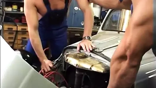 Azgın horoz emme adam alır twinks ve alma göt rammed