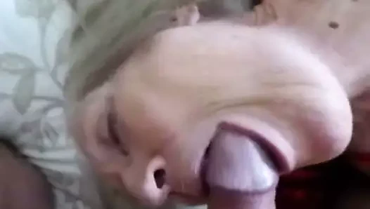 Sue benim kahrolası bir fahişe olduğumu söylüyor