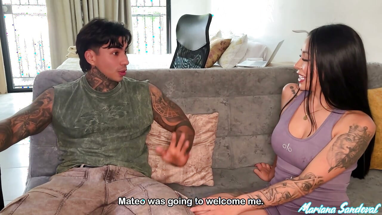 Hot Milf Mariana Sandoval Gets Her Tattooed Friend Christian Chaux To Fuck Him On The Couch