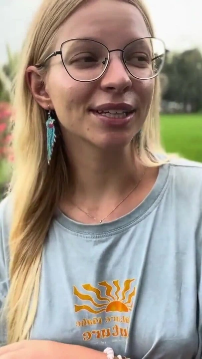 Yapay zekalı bir kız arkadaş size nasıl yardım edebilir (veya sizi kırabilir) | Klip 1