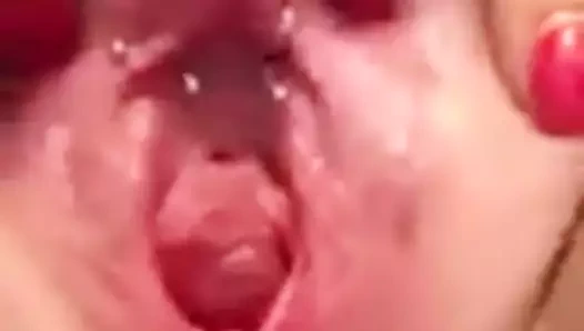 Karısının büyük klitorisi ve ağzı açık am