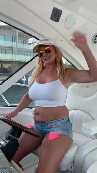 İri güzel teyzem abigail 2