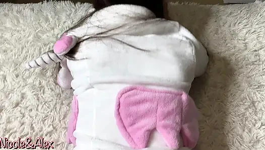 Üvey erkek kardeşim oyun konsolu oynamama izin vermiyor. Fucked Me