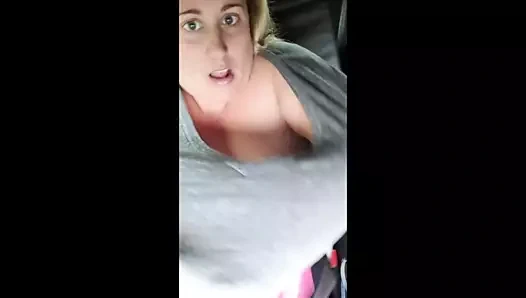 Kat cumsalot arabada üstünü değiştiriyor!