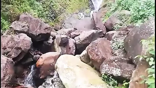 Böyle daha fazla kadın için... Estefii çok sürtük ile dağda yürüdük... Bak ne yapıyor...