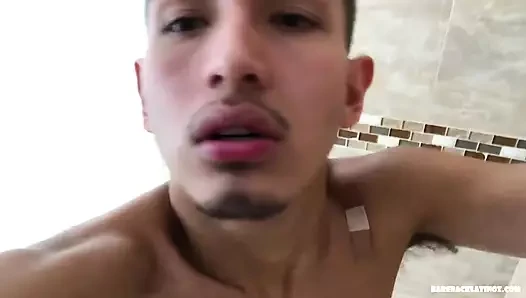 Latin oğlan roman blake dayak kapalı