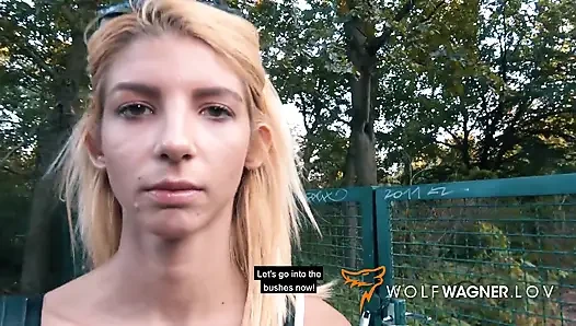 Pembe sıkı amcık! Missy yaşlı adam tarafından sikiliyor! Wolf Wagner
