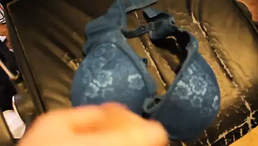 Cum üzerinde komşular 38dd sutyen