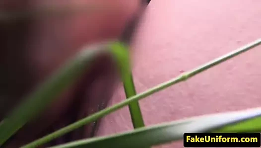 Pussylicked kızıl saçlı İngiliz cockrides memur