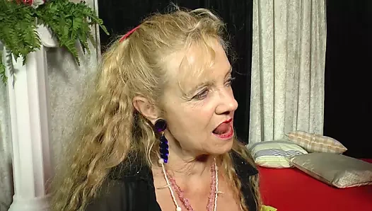 Oma Berta schaut gerne wie ihr freund eine andere fickt!