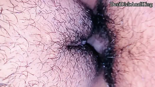 Chica caliente con coño grande teniendo sexo
