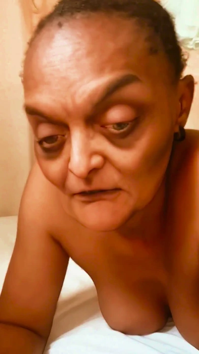 Dostum, üvey nineni götten siktim