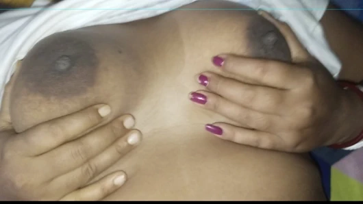 Hintli çift odada sert Bengalce ses kaydı.