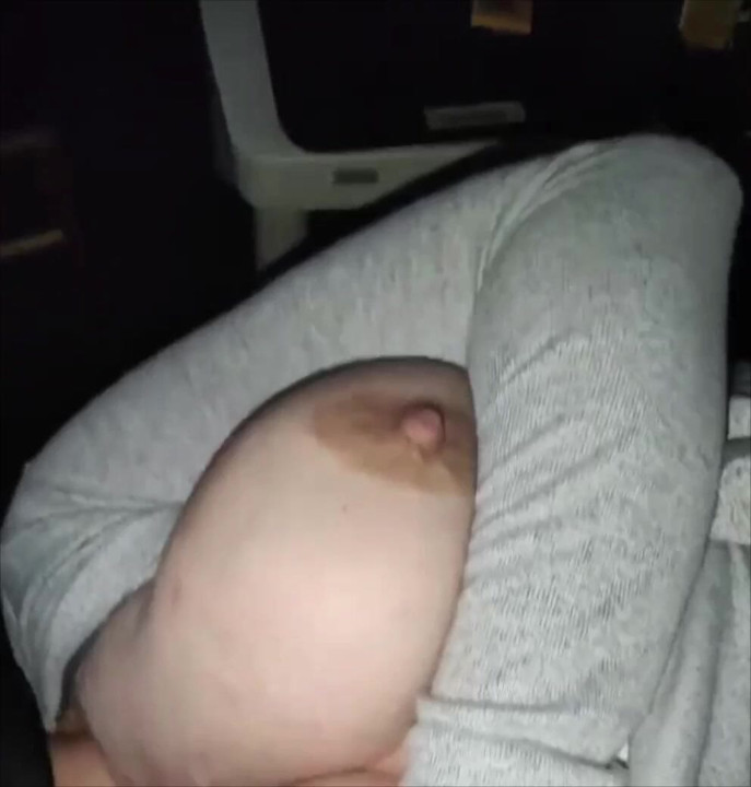 Makineyle amında ve götünde çift dildo