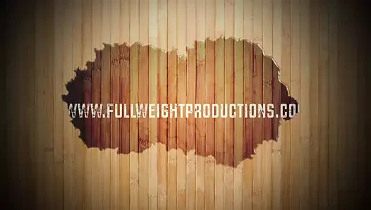 598 lb obez kadın küçük adamdan hayatı ezerken yiyor