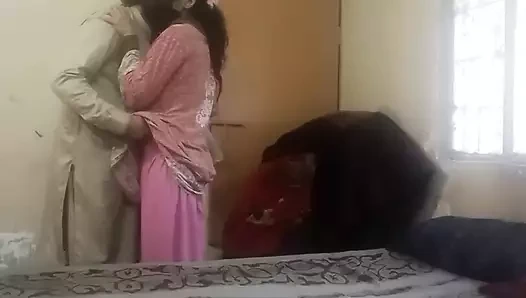 Anal sikiş çok ateşli - Pakistanlı üvey erkek kardeş ile üvey kız kardeş