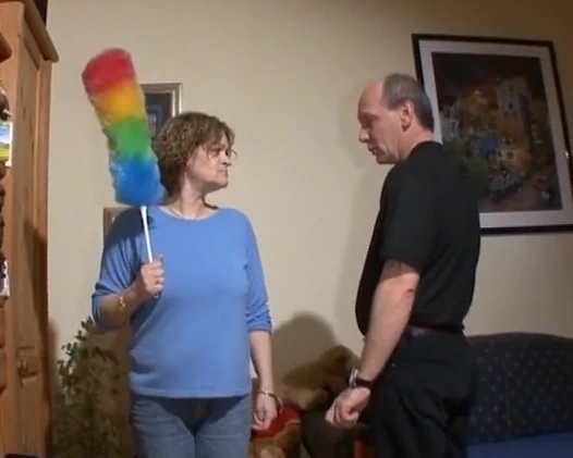 Tombul Alman bayan yaşlı amcığını daha önce hiç olmadığı kadar siktiriyor