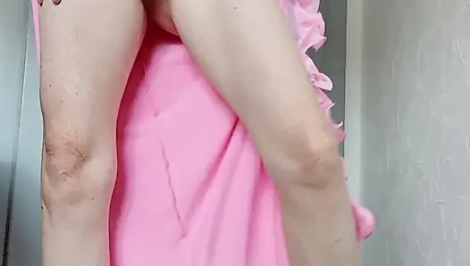 Pembe kıyafet