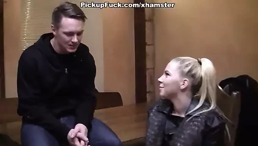 Sıcak pikap sikme içinde bir sauna alır the kız için bulut dokuz sahne