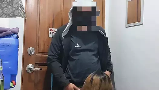 Anne, başka bir pizzacı, ödeme yapmak yerine amımı teklif etmemi beklemiyordu - pinay severler ph