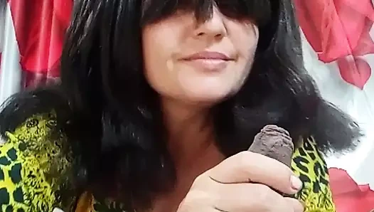 Hafif peri orta yaşlı seksi kadın büyük zenci yarağı zevki alıyor