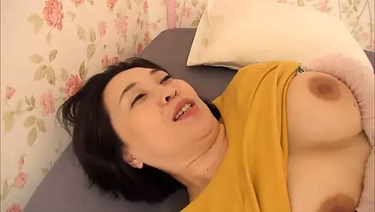 Kocalarını seven mavi yakalı eşler seks düşüncesiyle tahrik oluyor! 2 - bölüm.12