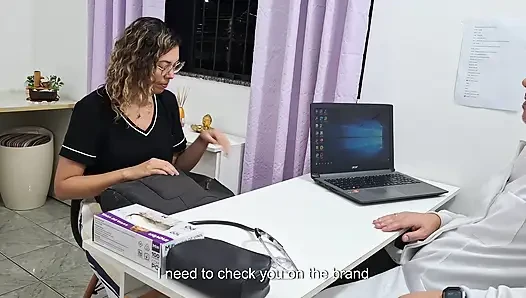 Öğrenci doktora gidiyor ve karına karın ağrısı muayenesi yapıyor. POV