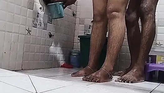 Marido y esposa indio en momentos privados
