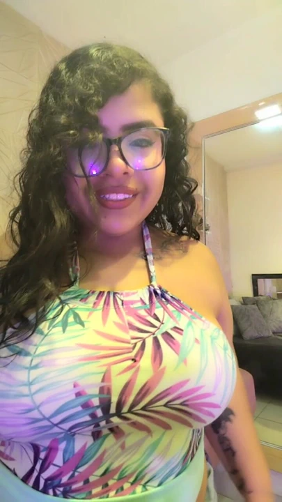 Harika bir gün, aşkım. Umarım bugün çok eğlenceli bir gün. Şimdi seni bekliyorum!