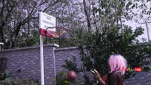 Kimberly ile öğle yemeği yiyor