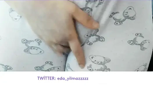 CAMELTOE- MASTURBATE WITH PAJAMA- RUBBING PUSSY WITH PAJAMA