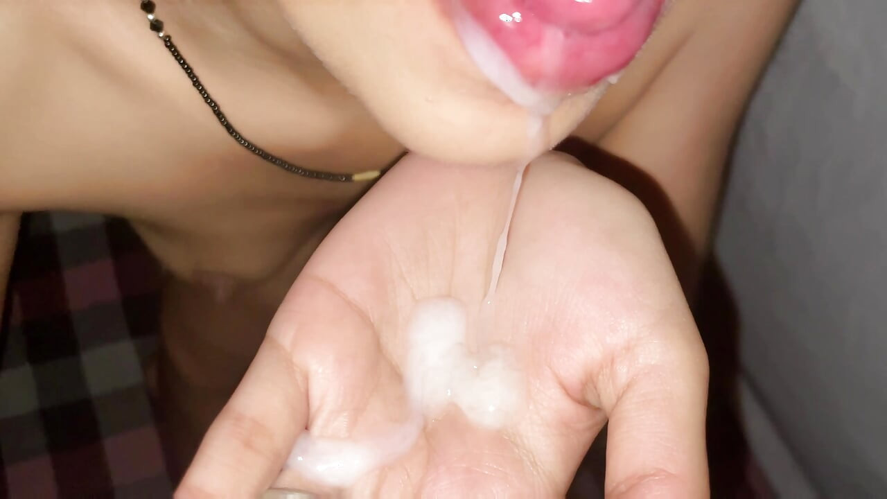 Hintli Riya'nın ağzına 💦 boşalana kadar ateşli emiyor mu?