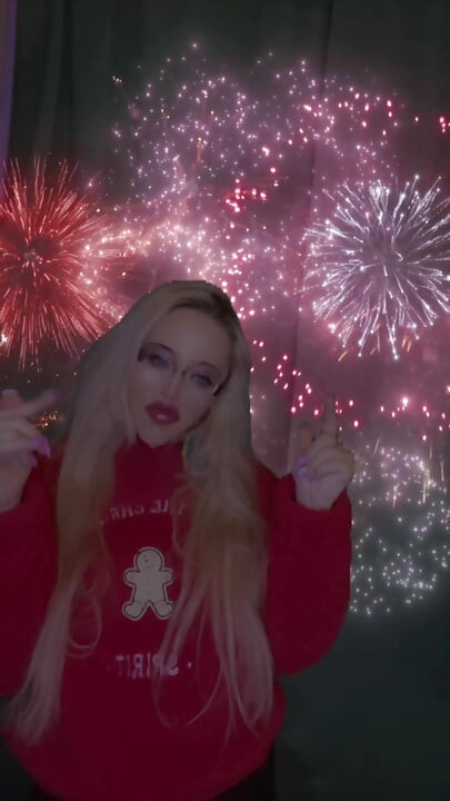Louboutin Tik Tok versiyonu müzik videosu