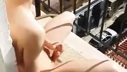 balkonda çıplak mastürbasyon