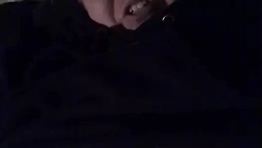 Fahişe bana tatlı şeyler fısıldıyor