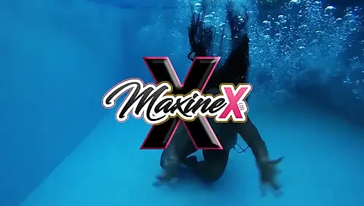 İri göğüslü Asyalı maxine x bağlı ve layla lust'i sikiyor!