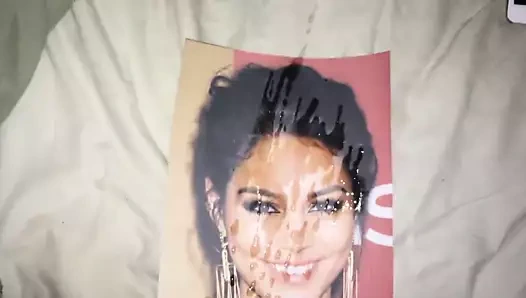 Vanessa Hudgens boşalma anısına 4