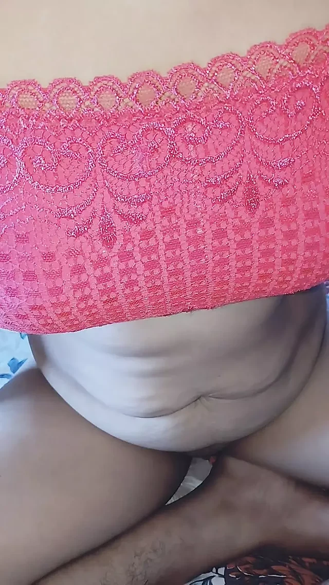 Индийская студентка Риту мастурбирует в первый раз