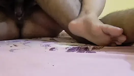 Evime bir yabancı geliyor ve... Beni uzaklaştır.