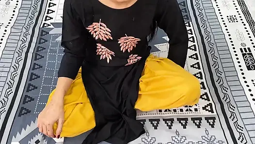 Büyük götlü Pencaplı teyzenin götünü sikiyor